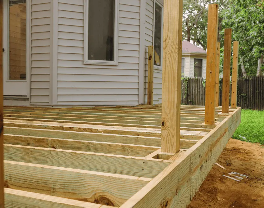 Professional fence and deck construction for residential and commercial properties in Calgary and surrounding areas